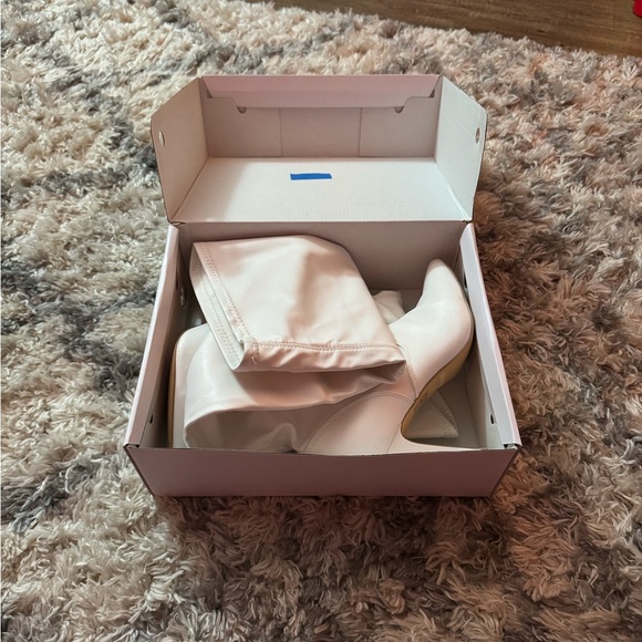 Thigh high boots - Picture 3 of 4